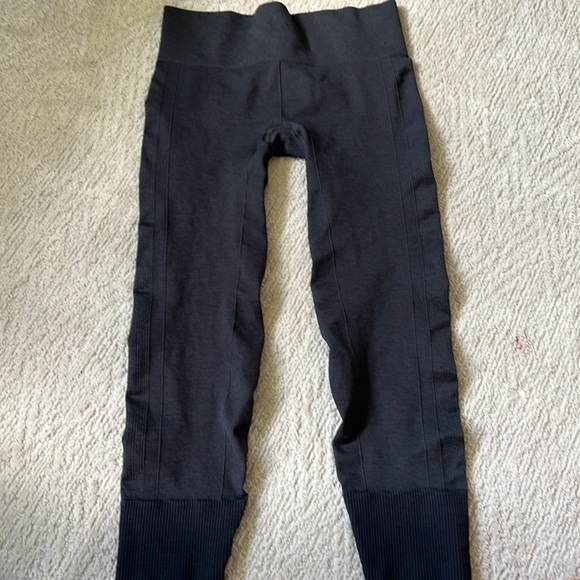 Lululemon ribbed full length leggings - Picture 4 of 5